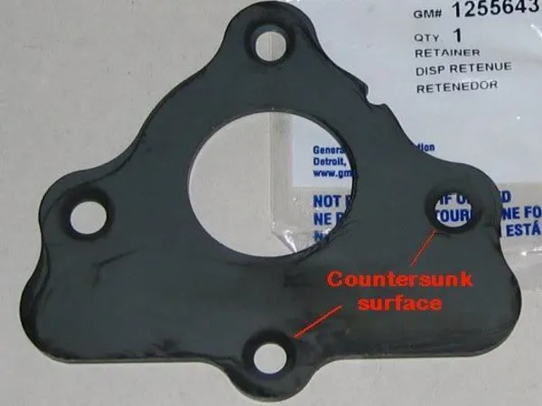 Chevrolet New style camshaft retainer plate with countersunk holes